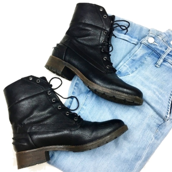 bass lace up boots